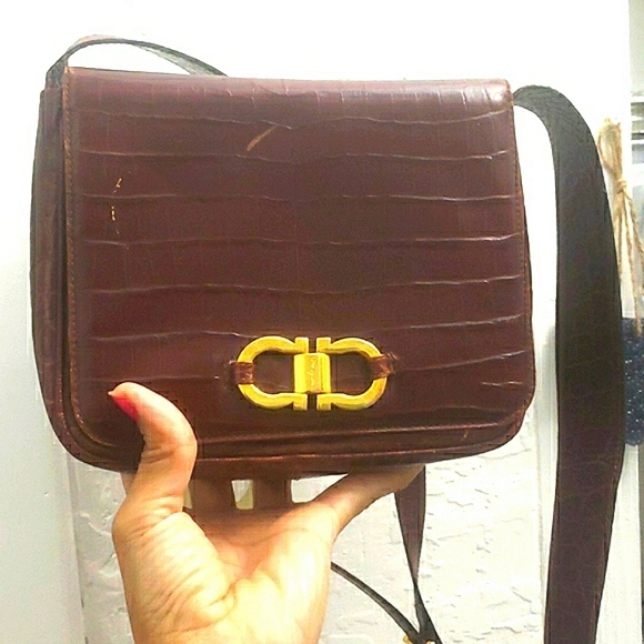 Salvatore Ferragamo Handbags - 🔥VINTAGE SALVATORE FERRAGAMO Embossed Made In Italy Purse